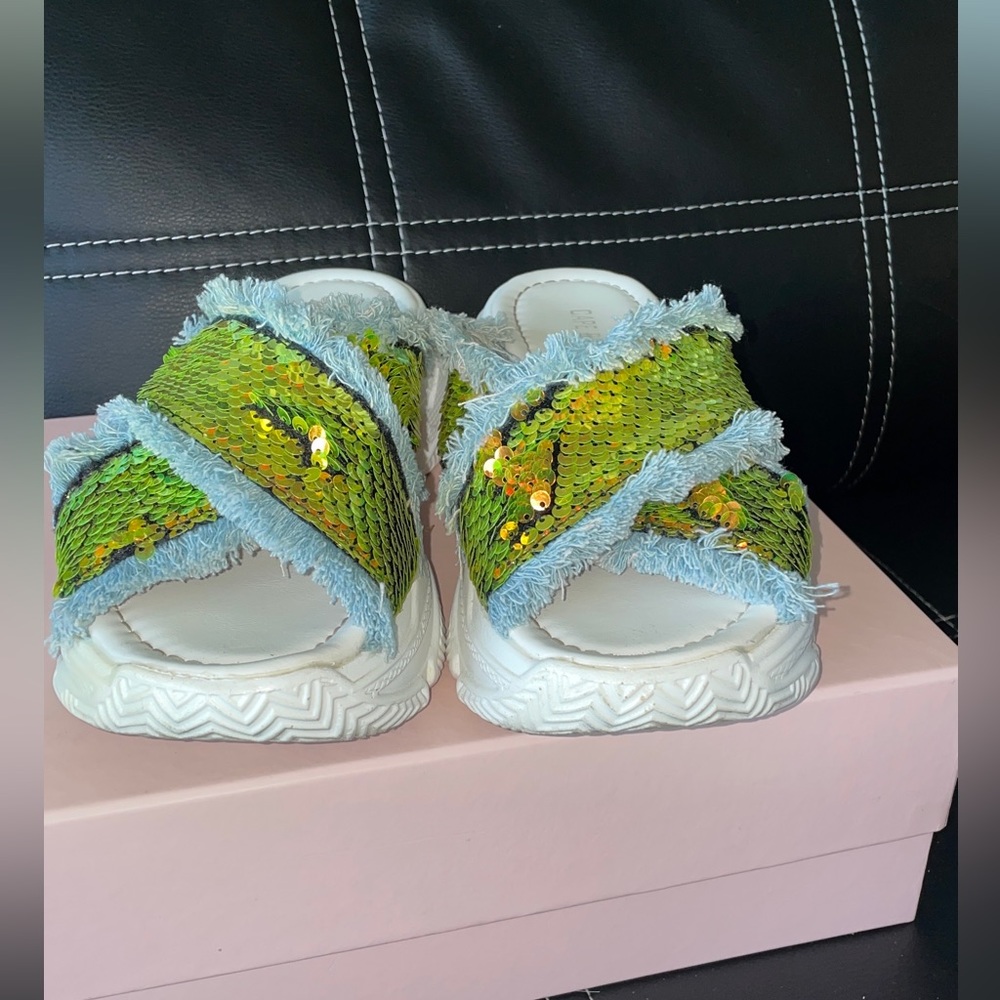 Cape Robbin Chunky White Platform Slides, Golden … - image 8